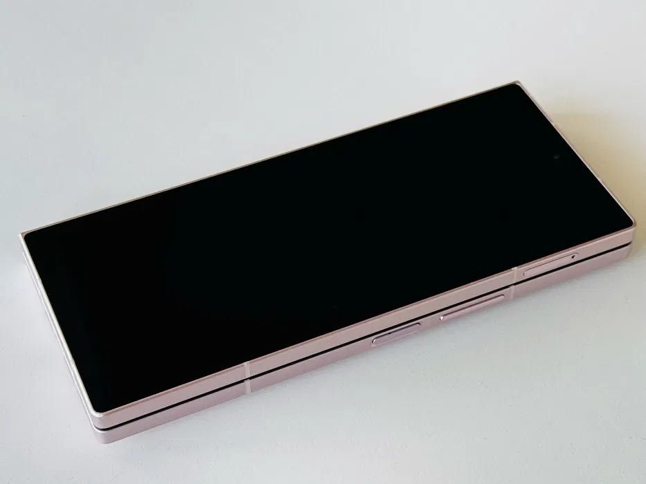 Samsung Galaxy Z Fold 6 256GB Pink Гаранция 6 месеца