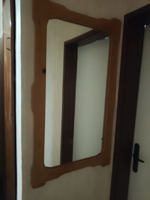 Стъклена масичка-40 лв огледало - 30лв секция-250лв