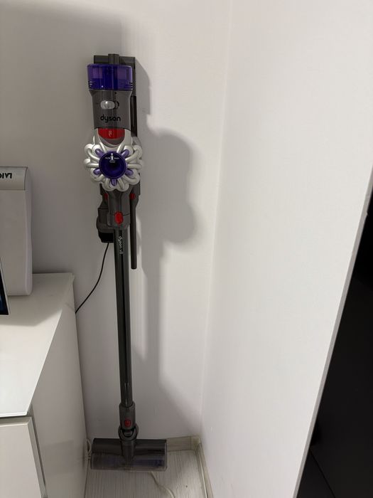 Aspirator Dyson V8 - stare foarte buna