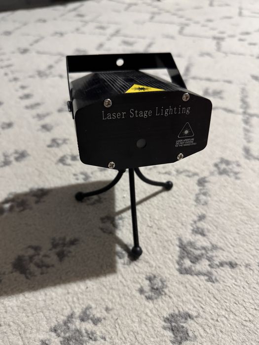 Proiector laser pt interior cu senzor de sunet, joc de lumini