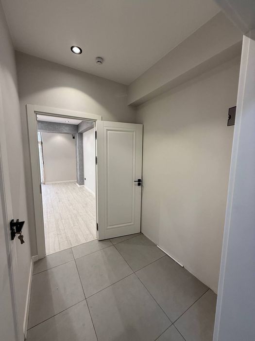 Мега планет метро юнусабад -13 1 комнатная студия, пустая