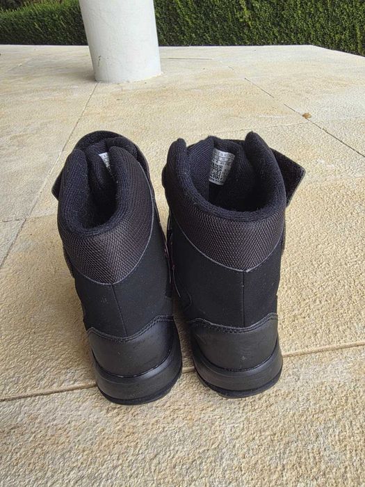 Планиснки обувки за мокро време adidas