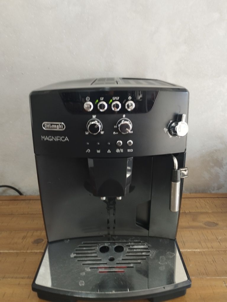 Aparat de cafea DeLonghi Magnifica ECO Black