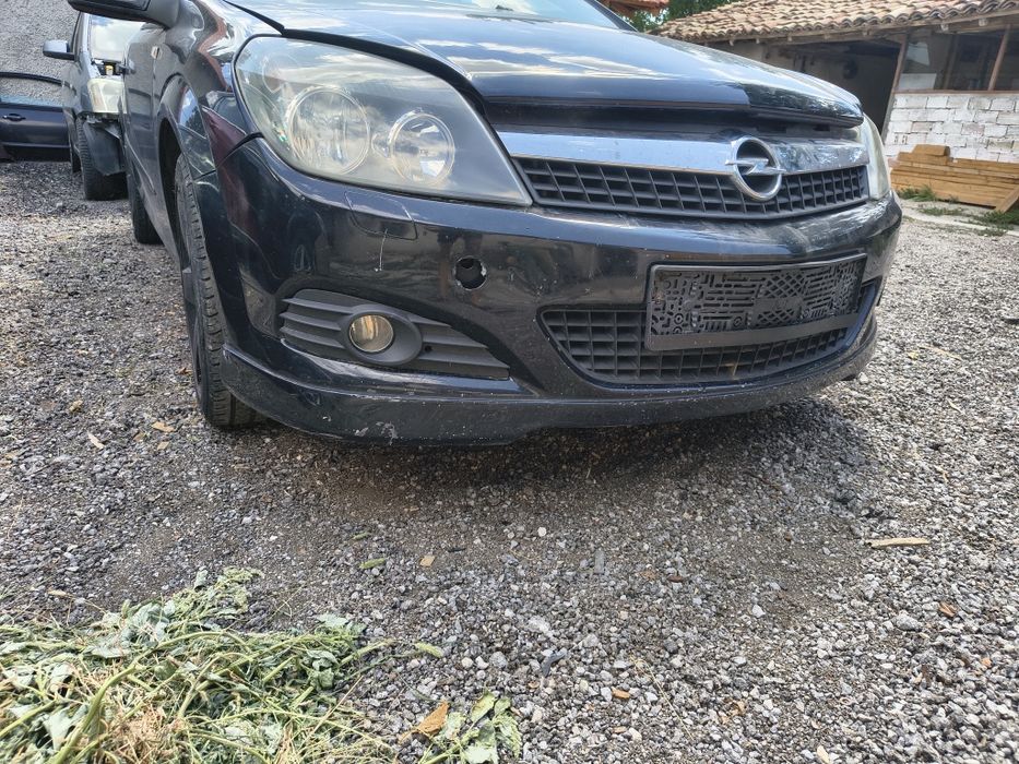 Предна броня за  Opel Astra H