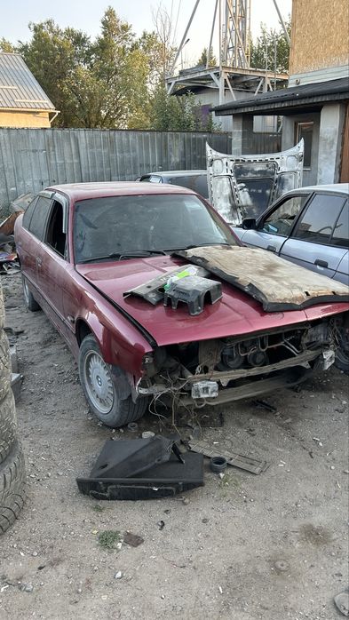 Бмв е34 разбор салон двигатель каропка бампера диск капот