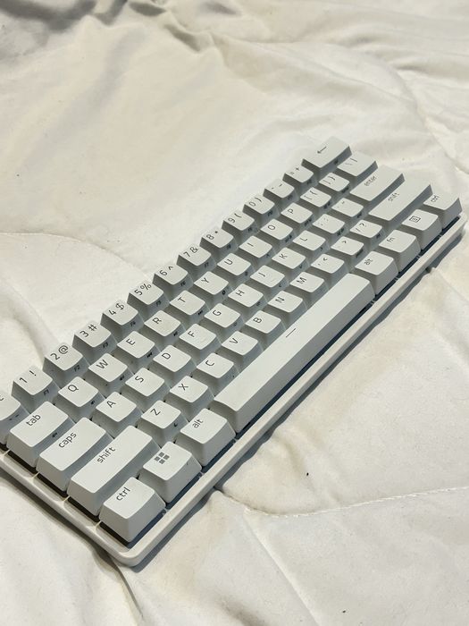 Продавам Razer huntsman mini white