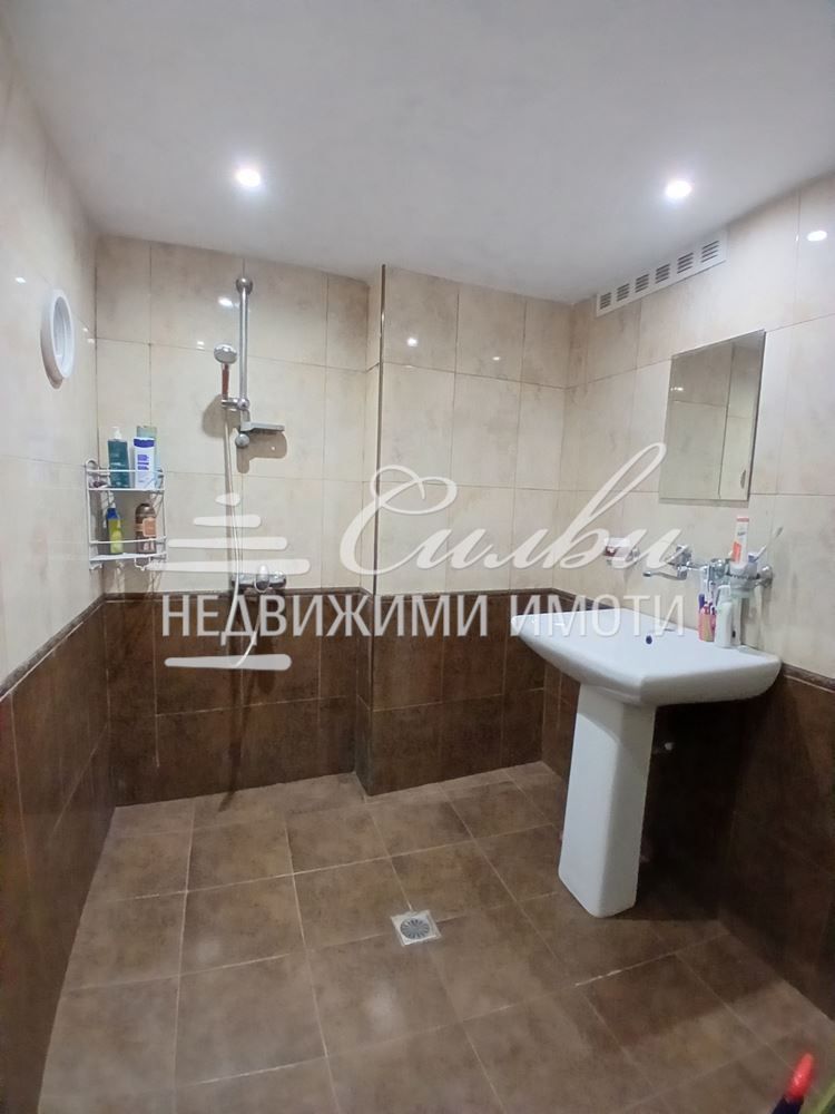 Продава се Етаж от къща в Шумен, Център - 120 кв.м за 1041 €/кв.м - Снимка #7