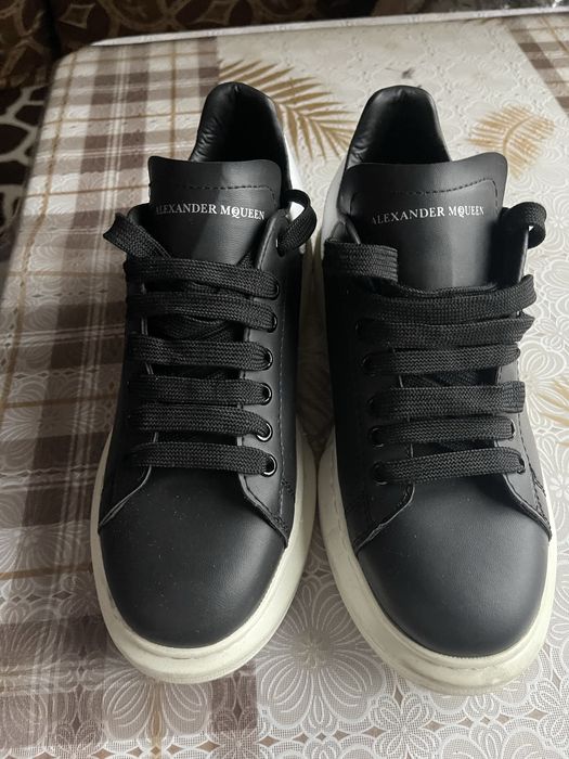 Adidasi alexander moueen