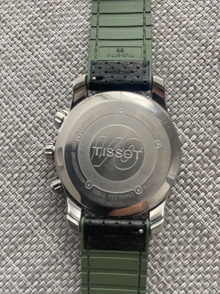 Часовник- Tissot V8 Chronograph