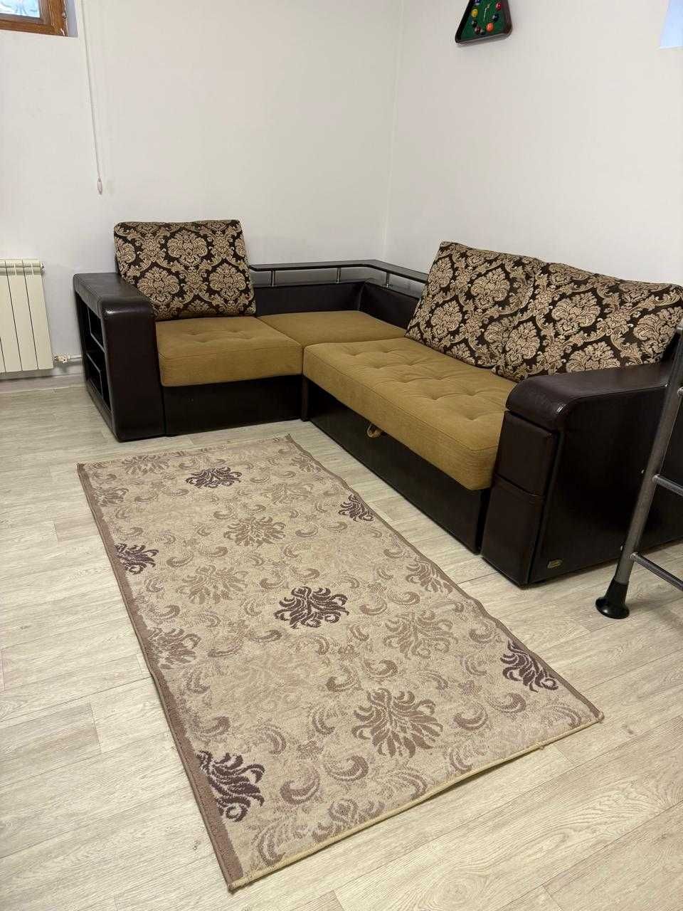 Ковры  разного размера есть и одинаковые КОВЕР, КІЛЕМ