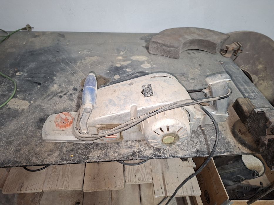 Электрорубанок 220В