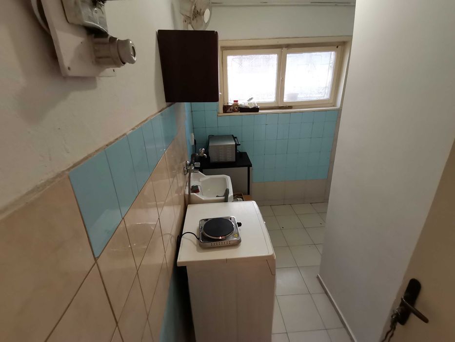 Дава се под наем Едностаен апартамент в Бургас, Възраждане - 30 кв.м за 102 € - Снимка #2