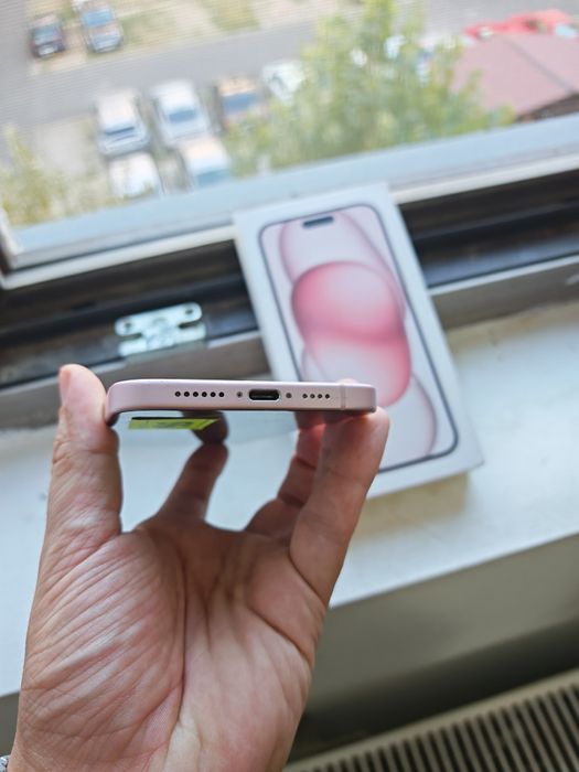 iPhone 15 Plus Rose 128GB Stare foarte buna totul original liber retea