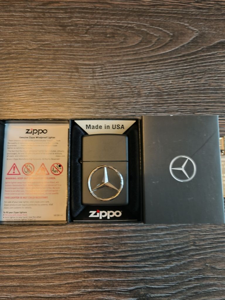 Vând bricheta Zippo originala