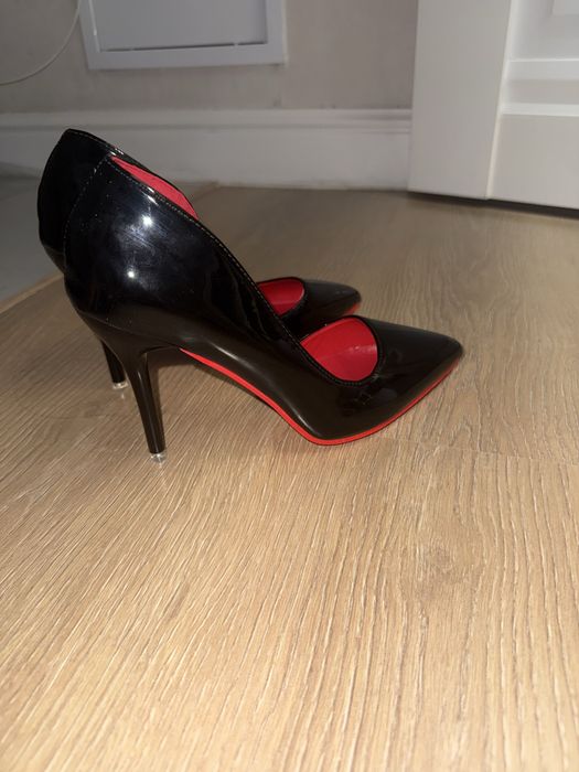 Туфли женские лабутены