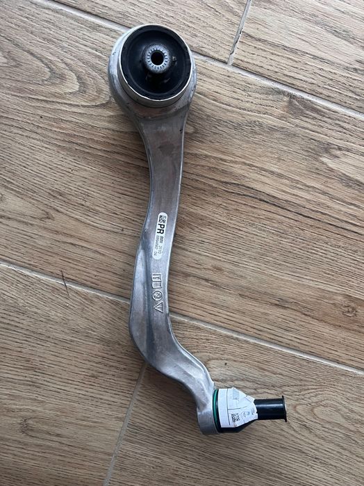 Десен носач за BMW G20/G21/G22/G23/G28