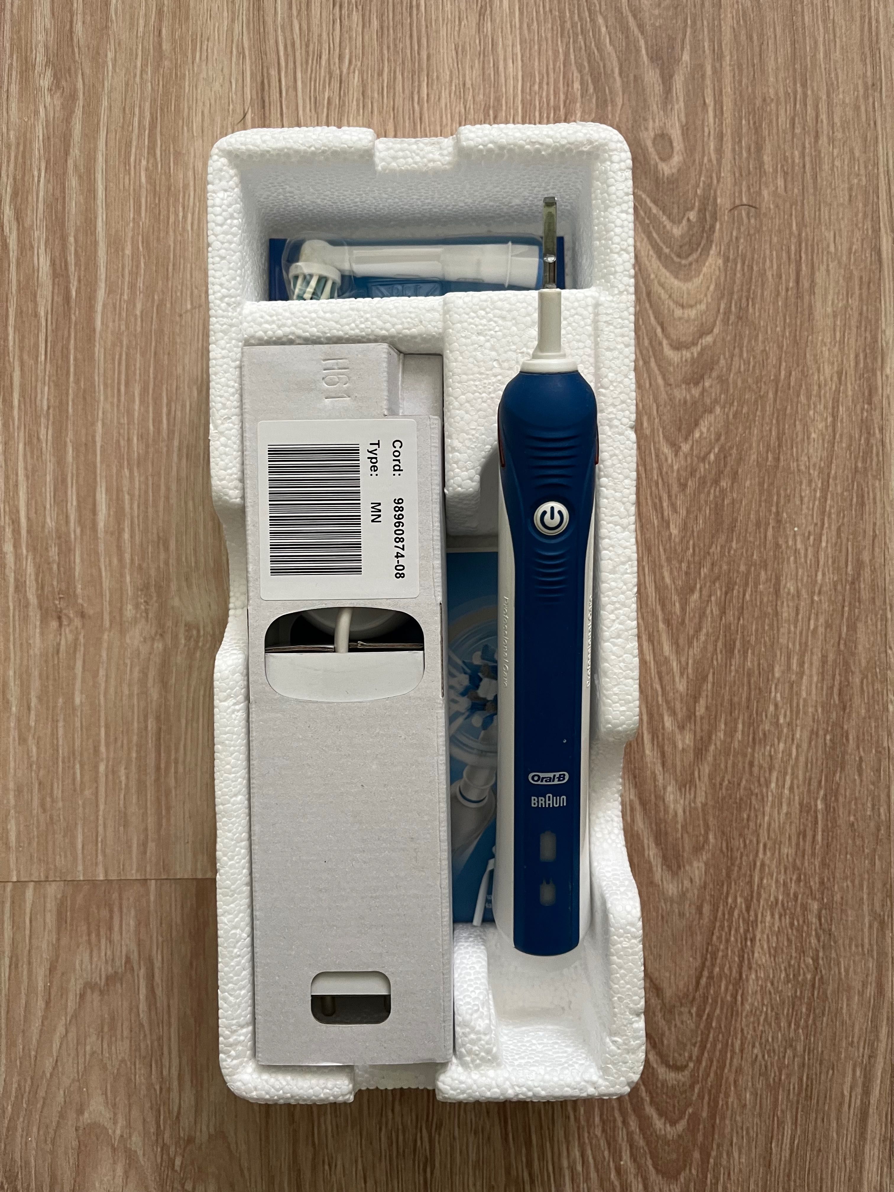 Oral-B PRO 2 2000 Електрическа четка за зъби