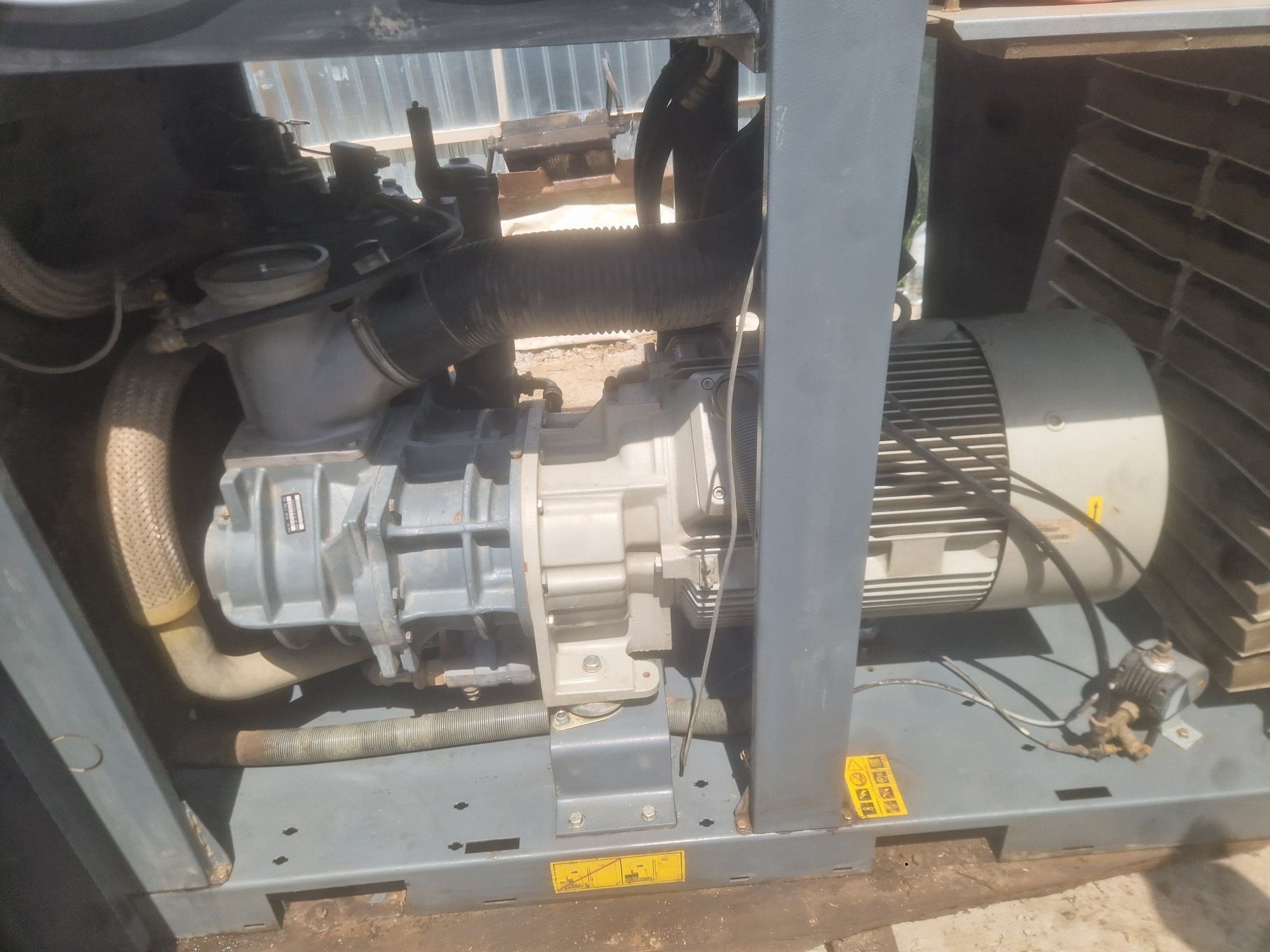 Compresor industrial Atlas Copco GA 90–90 kW–An 2006 accept schimburi