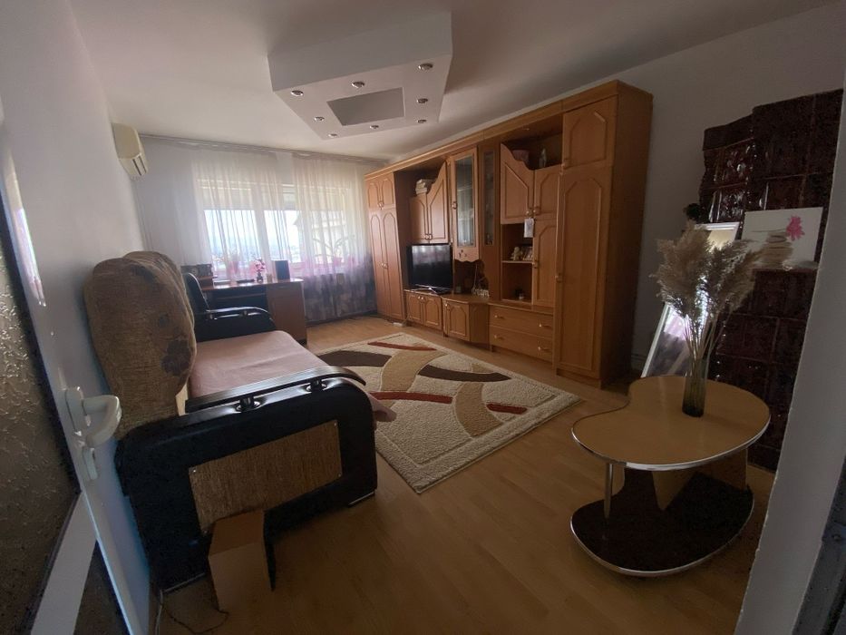 Apartament 2 camere, decomandat, mobilat complet, cu centrală proprie