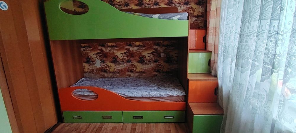 Детская двухъярусная кровать со шкафчиками из МДФ б/у