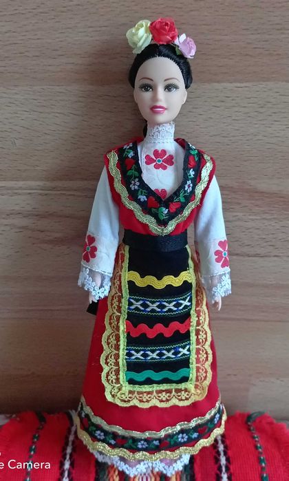 Сувенирна кукла Милкана с Тракийска народна носия.