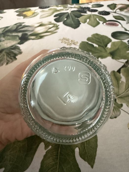 Vand 10 borcane de 200 ml