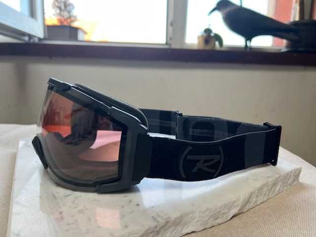 Продавам каска QUICKSILVER и маска ROSSIGNOL в много добро състояние.