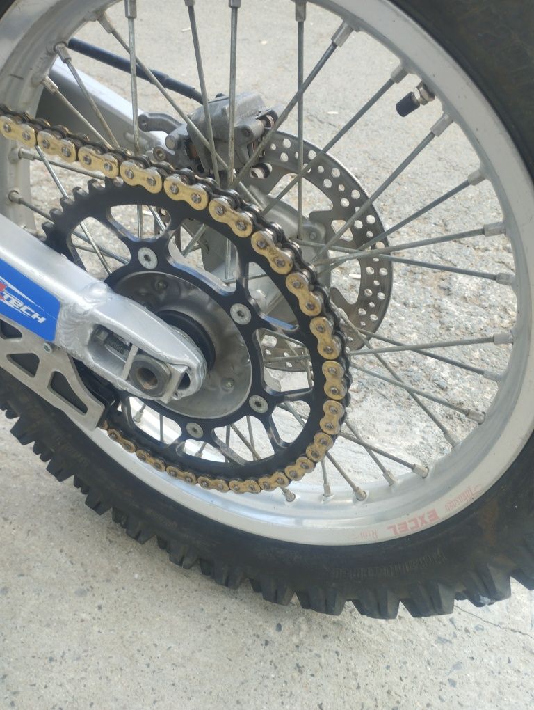 Yamaha WR-400-3.800лв