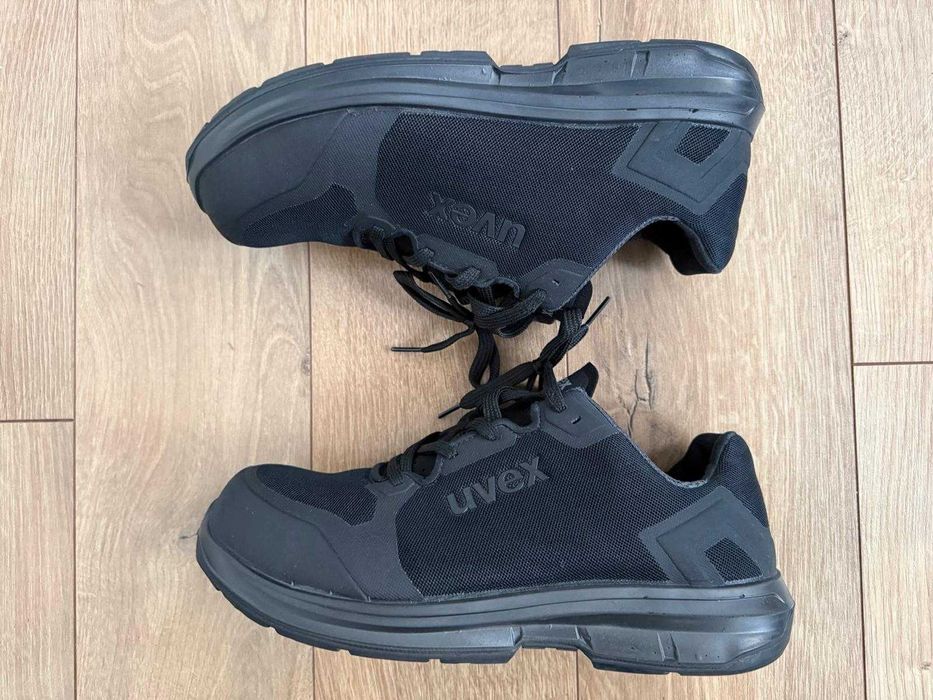 Nou Uvex 42 S1 ESD bocanci bombeu 2025