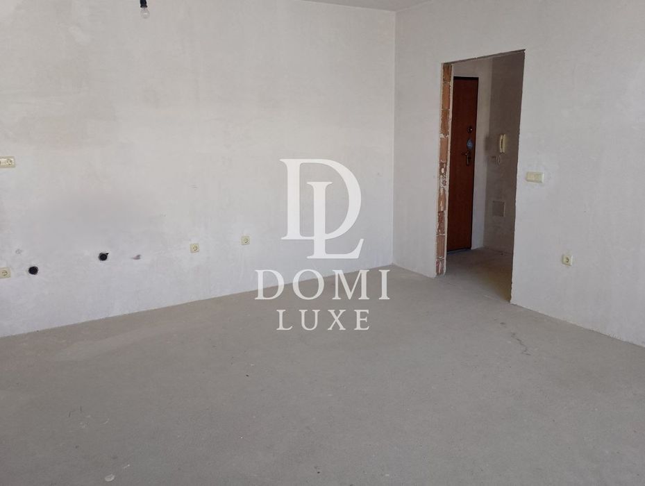 Продава се Тристаен апартамент в Варна, Левски - 80 кв.м за 2738 €/кв.м - Снимка #1