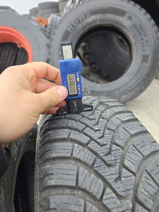 Anvelope de iarna 185-65r15 Falken