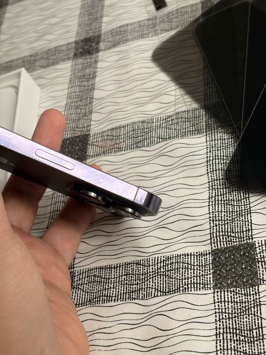 iPhone 14 PRO MAX 256 eSim + ориг кожен калъф + 7 скрийн протектора