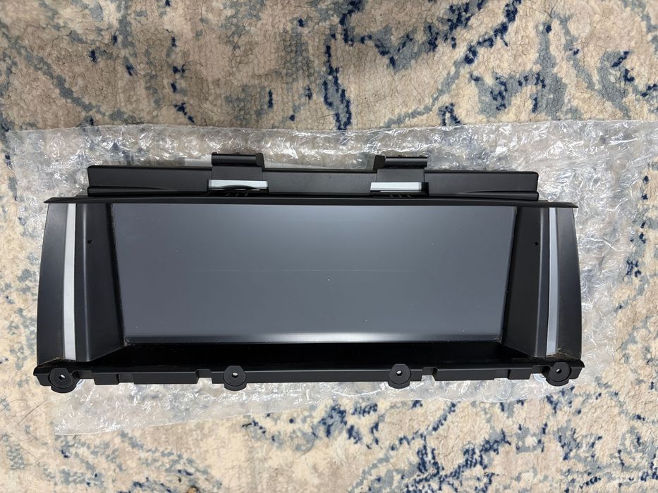 Vand navigatie Originala BMW X3 - F25 perfecta stare.