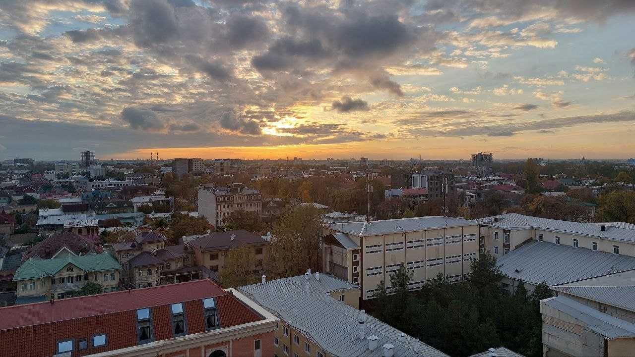 Shahar markazidagi kvartiramni sotaman. Umumiy maydoni 58 m2.