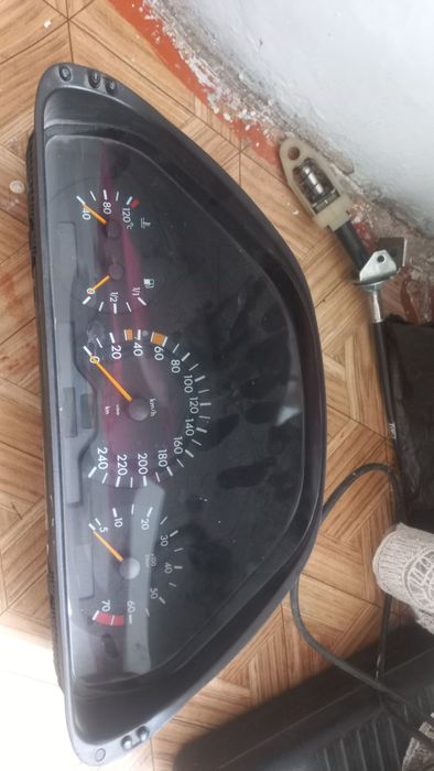 Продам щиток прибор Мерседес 190и210