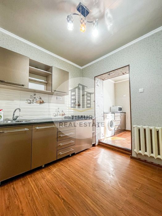 Квартира Максим Горький 1/4/4 балкон 2х6 Средний ремонт 42м2