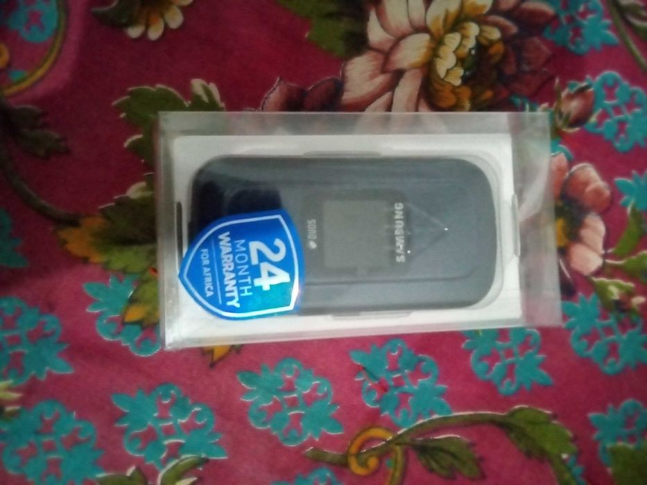 Yangi Samsung B311V – tugmali telefon raskladushka Gusto 3