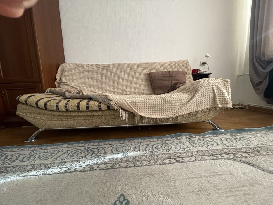 Диван в хорошем состоянии