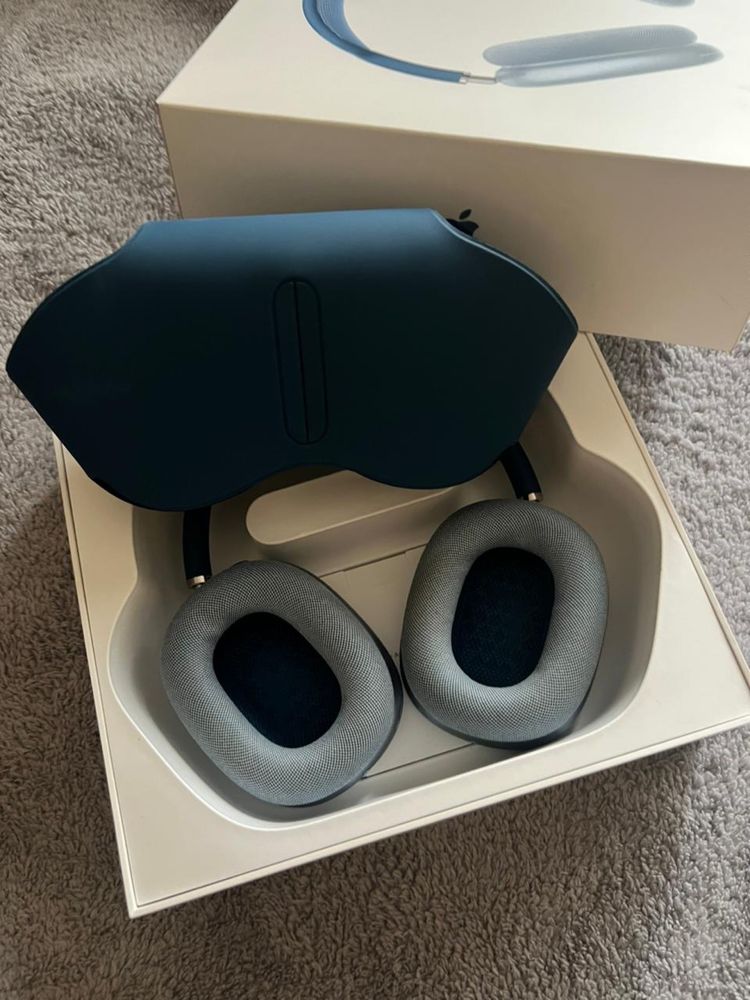 Air pods pro max