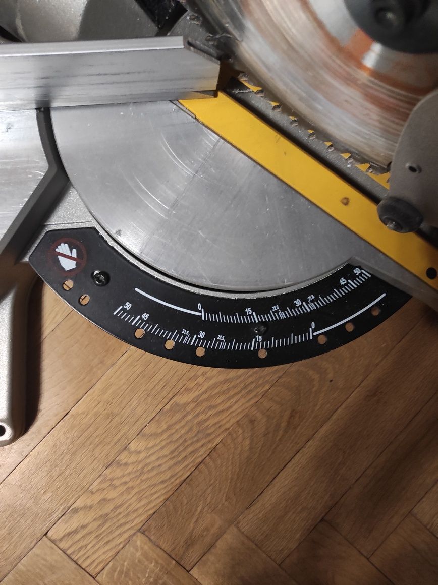 Потапящ циркуляр Dewalt DWS778QS