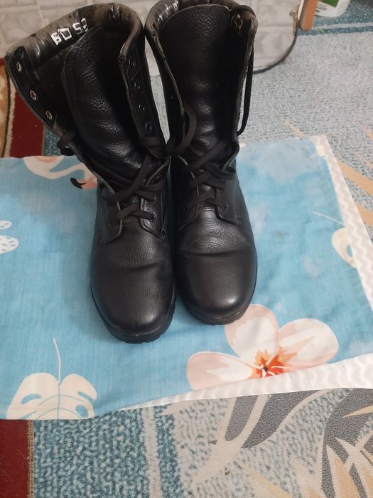 Продам берцы демисезонные.