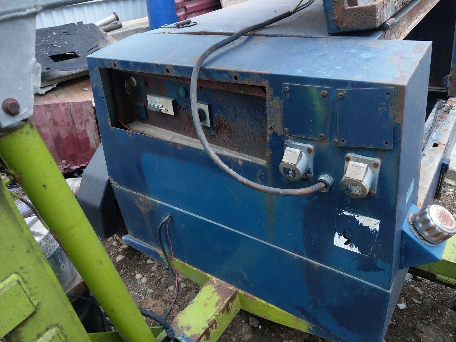 generator diesel 5.3 kva pe roti cu turn de iluminat inmatriculat