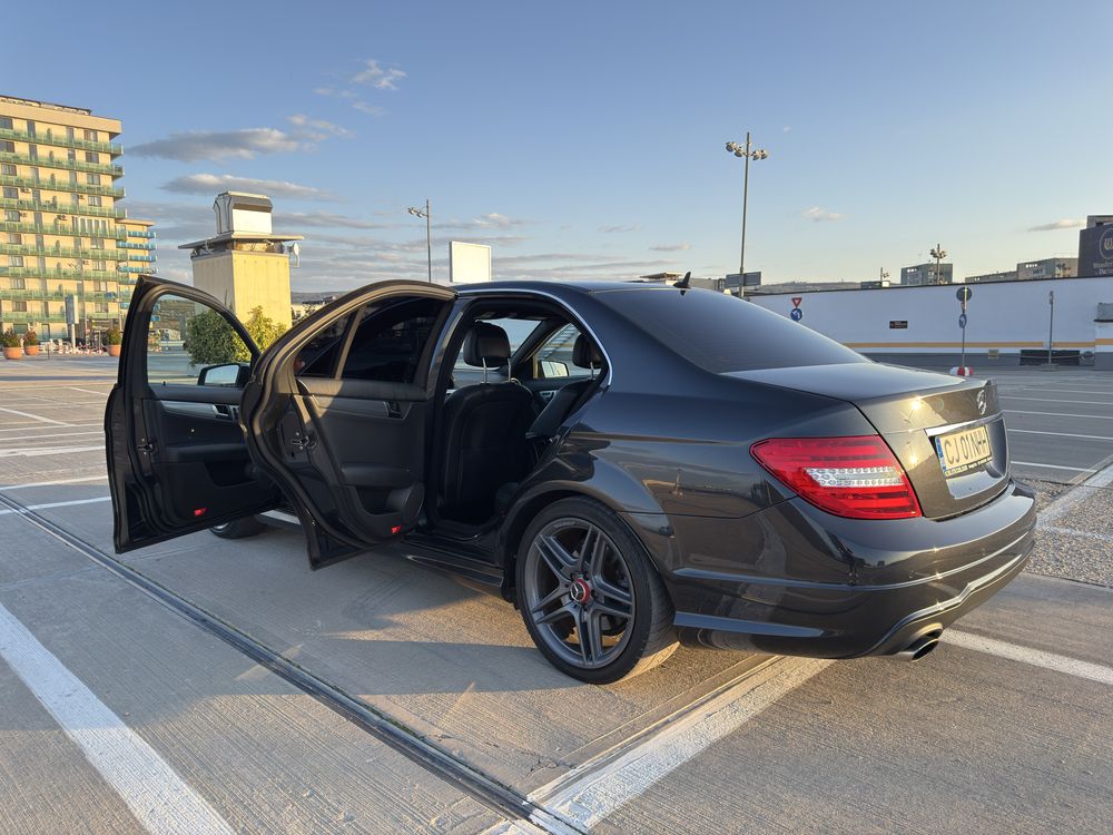 Mercedes-Benz C200 W204 1.8 CGI 184 CP Facelift Pachet AMG