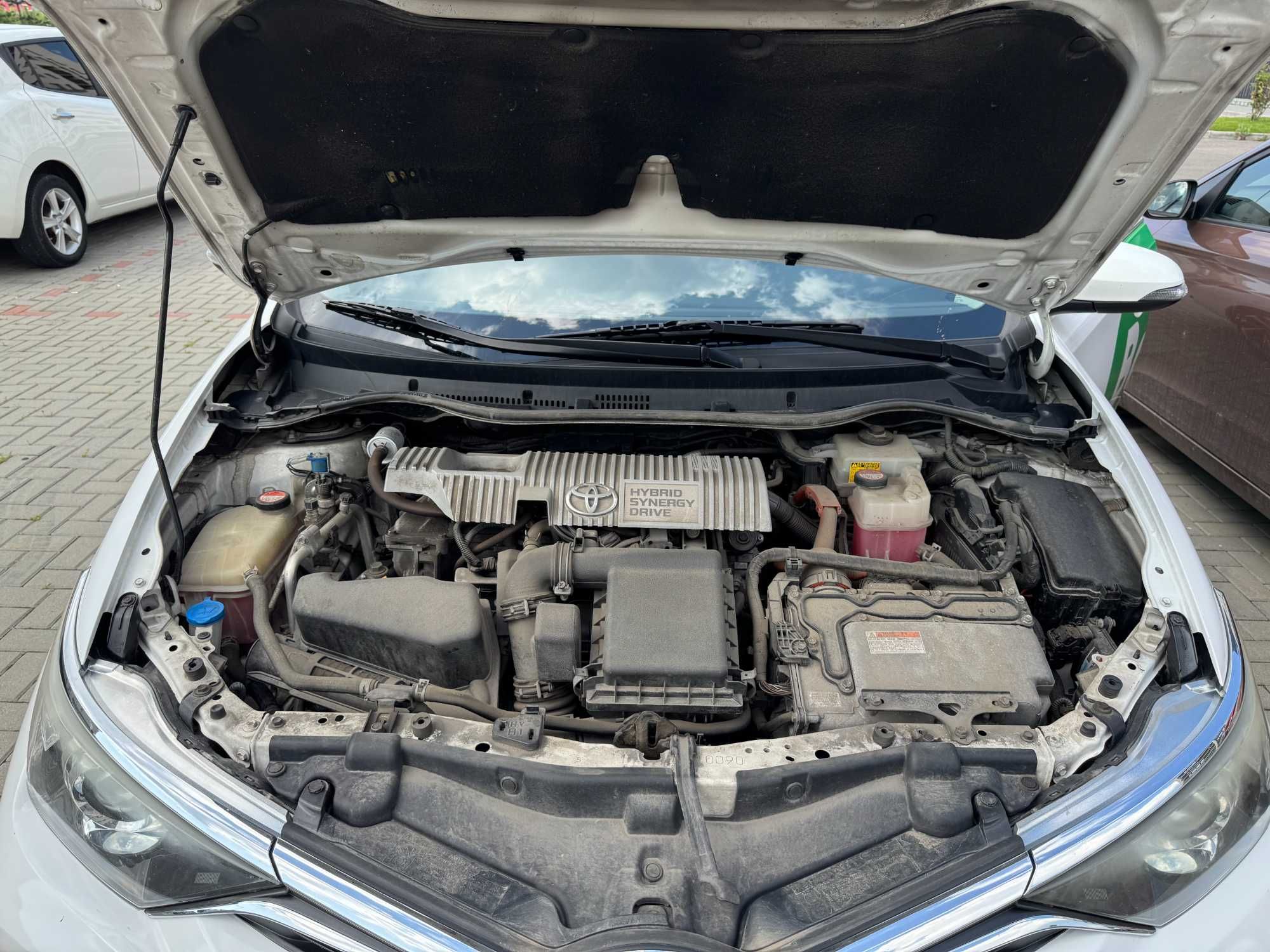 Toyota Auris Hybrid + GPL
