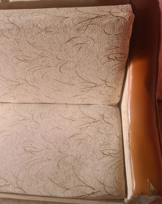 Canapea stare buna defectul se vede in poza