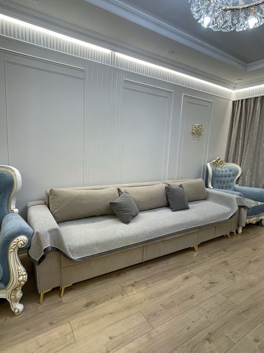 Диван для гостиной в отличном состоянии