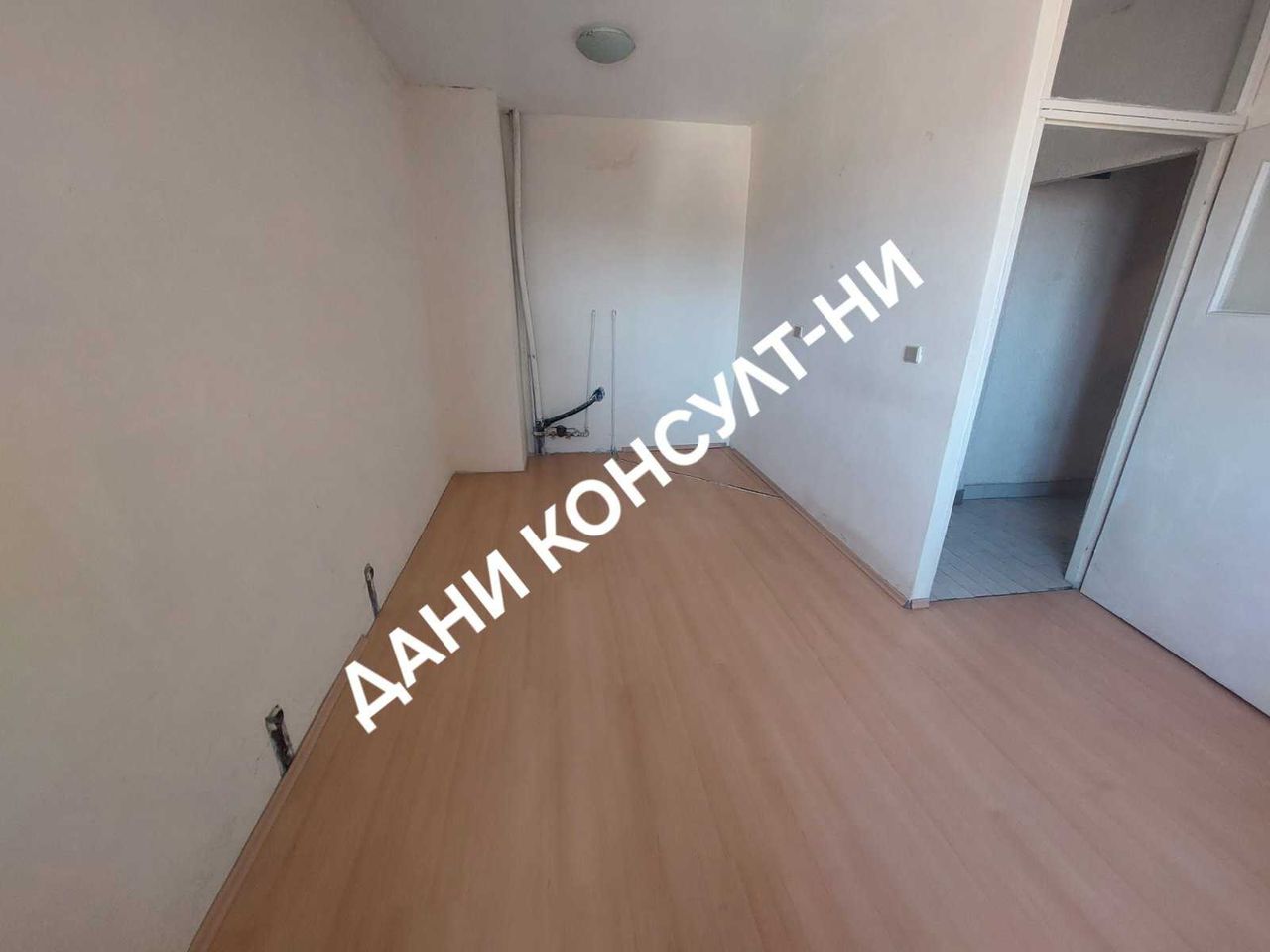 Продава се Тристаен апартамент в Велико Търново, Акация - 77 кв.м за 793 €/кв.м - Снимка #6