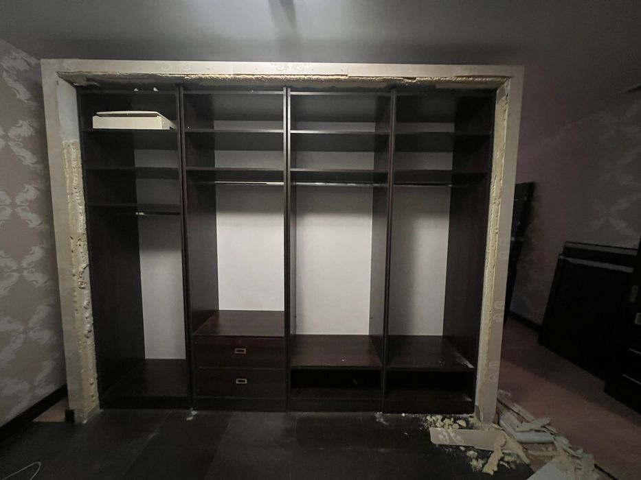 Продам 3 гардеробные срочно в хорошем состоянии. ТОРГ.
