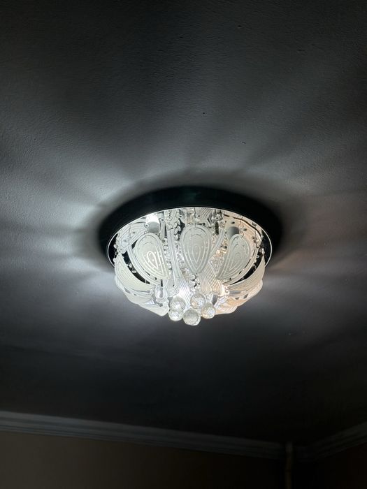 Продам люстру , разные