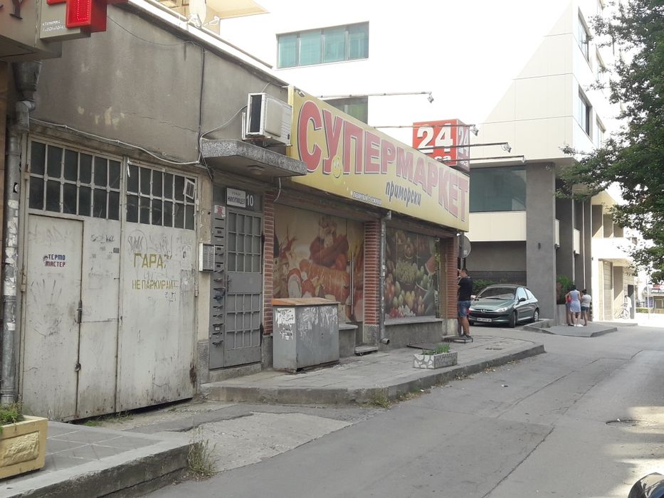 Давам под наем самостоятелен гараж